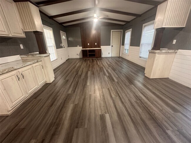 Foto del edificio - 14525 Oak Hill Ln