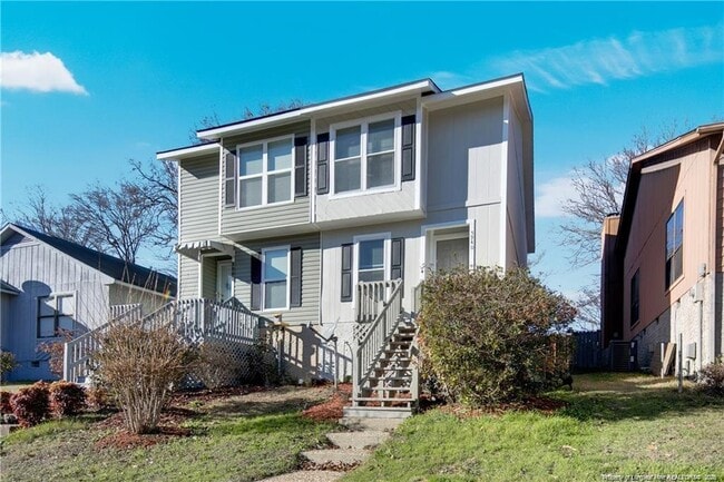 Building Photo - 5940 Laguna Dr