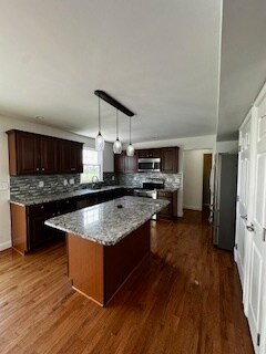 Building Photo - 202 Avonbridge Dr