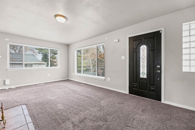 Photo - 2576 E Wren Rd House