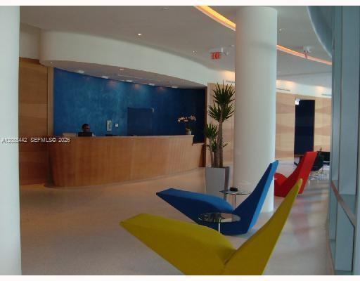Foto del edificio - 601 NE 36th St