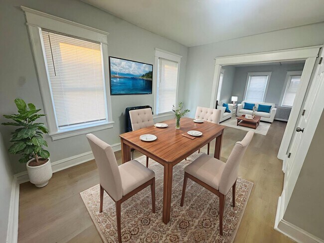 Foto del edificio - Rehabbed 3bd/1.5bth House with Backyard!! SECTION 8 ONLY!!