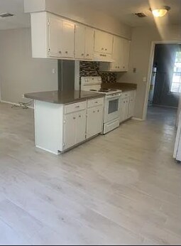 Building Photo - 3855 Woodley Rd