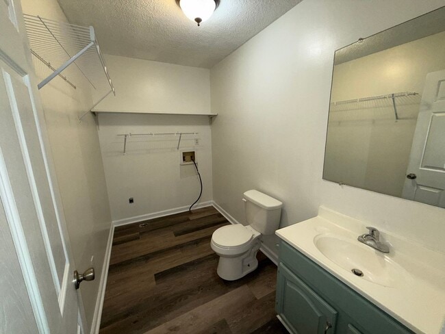 Building Photo - Adorable Updated Home for Rent in Guntersville, AL!