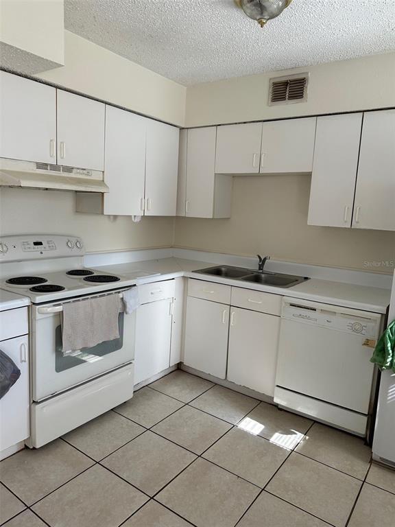 Foto del edificio - 6126 W Amelia St
