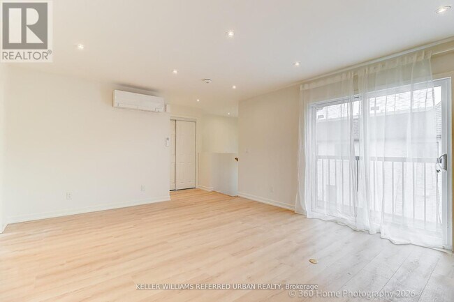 Photo du bâtiment - 84 Foch Ave