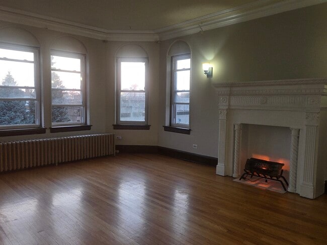 Building Photo - 3141 N Luna Ave
