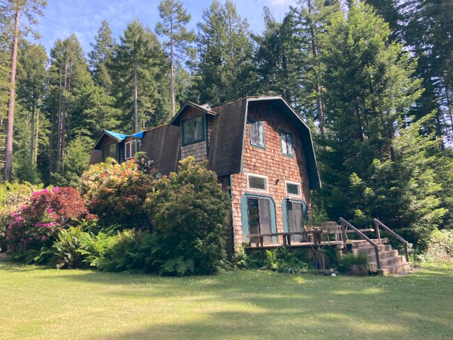 Foto del edificio - 90 Whittier Ln