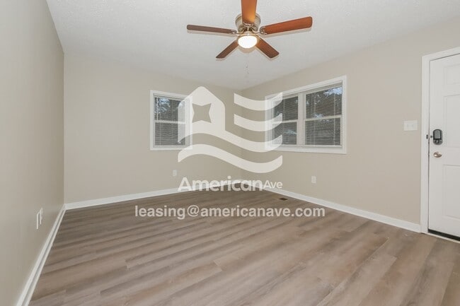 Foto del edificio - 341 Johns Rd