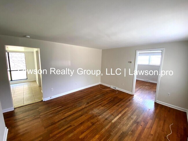 Foto del edificio - Cozy Three Bedroom Home in Salem with Shed