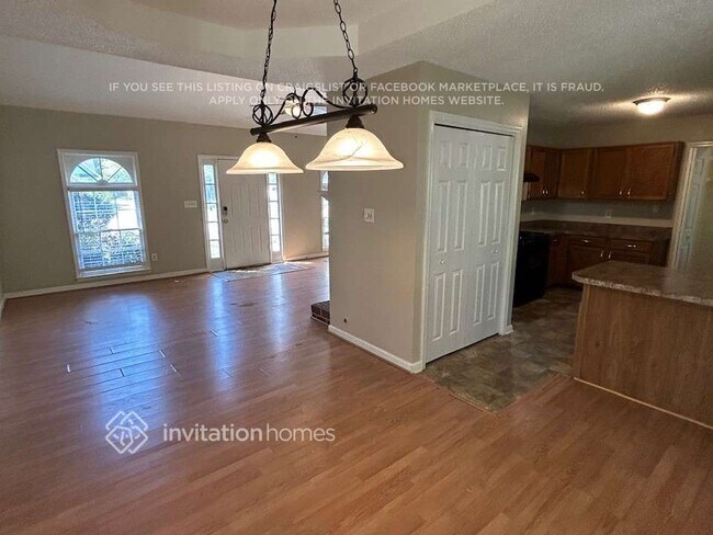 Foto del edificio - 4116 Meadowlark Ct