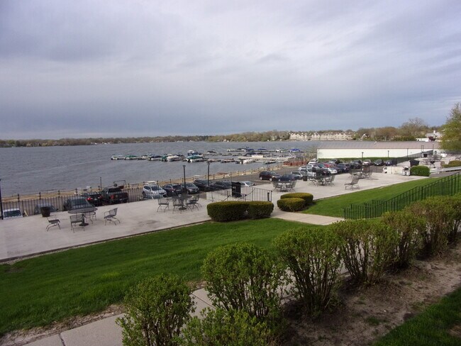 Foto del edificio - 155 E Mill St