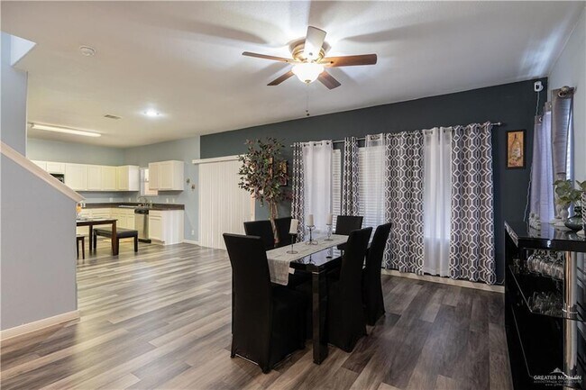 Foto del edificio - 4601 Water Lily Ave