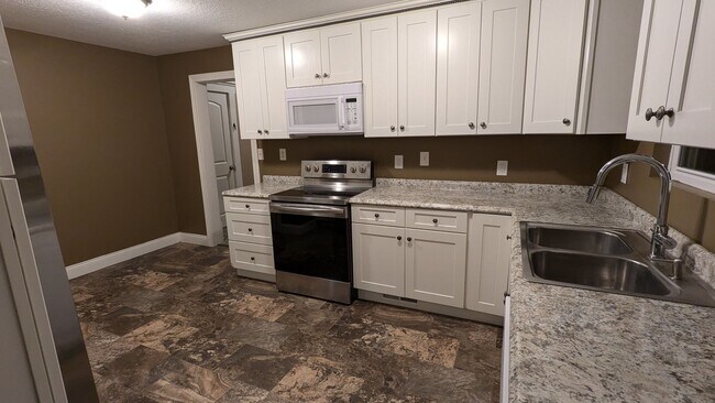 Foto del edificio - 3-Bedroom, 1-Bathroom Duplex Home for Rent in Perry