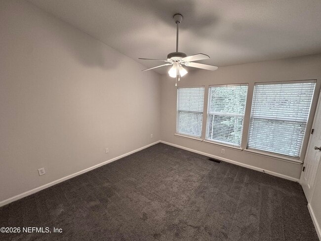 Foto del edificio - 8428 Thornbush Ct