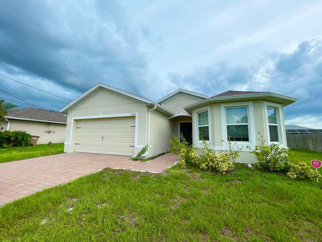 Primary Photo - *NW Cape Coral* 3 Bedrooms * 2 Baths* 2 Ca...