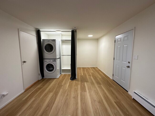 Foto del edificio - 1313 S Claremont St