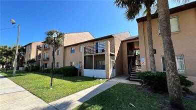 Building Photo - 5219 Via Hacienda Cir