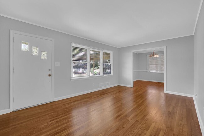 Foto del edificio - All Brick Ranch in Brookhaven's Drew Valley