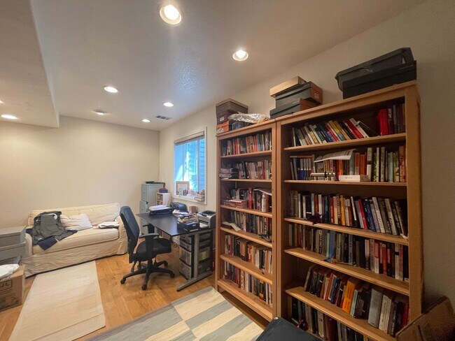 Foto del edificio - GORGEOUS 3 Bed 3 Bath Home In North Boulder