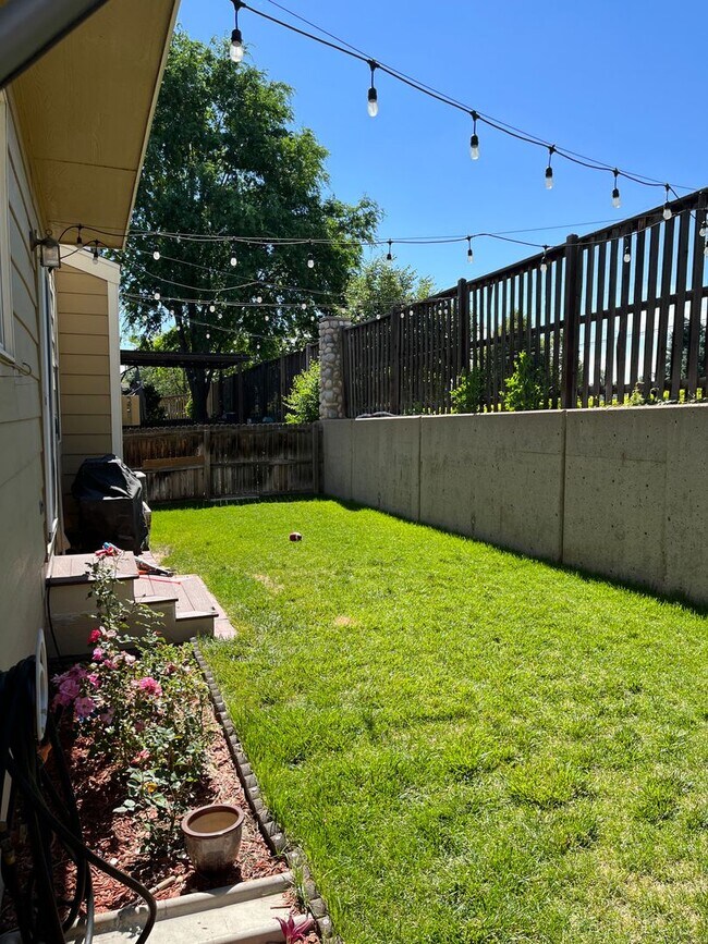 Foto del edificio - 3 bed 2.5 bath house beside Bear Creek Par...