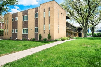 Building Photo - 1017 Peterson Ave
