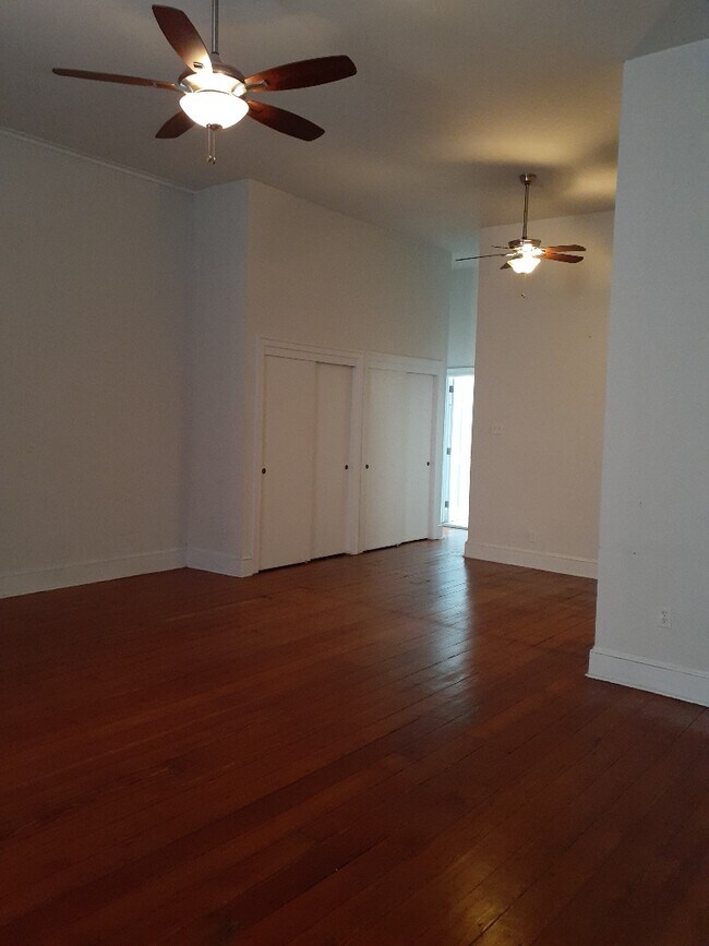 Foto del edificio - 719 Pine St