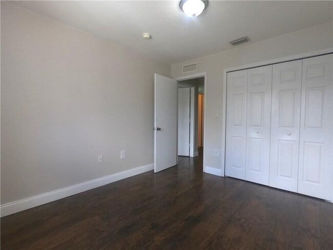 Building Photo - 1567 SE 31st Ct