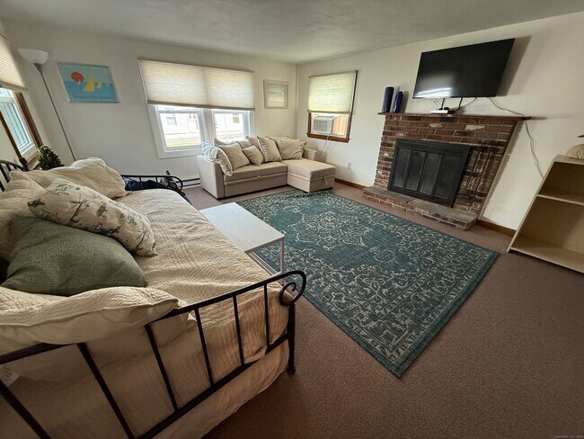 Foto del edificio - 2 Reed Ave