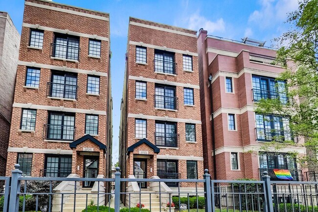 Foto del edificio - 3723 N Wilton Ave