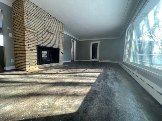 Foto del edificio - 233 11th Ave N
