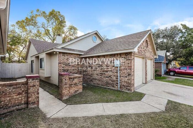 Building Photo - 922 Gable Ave