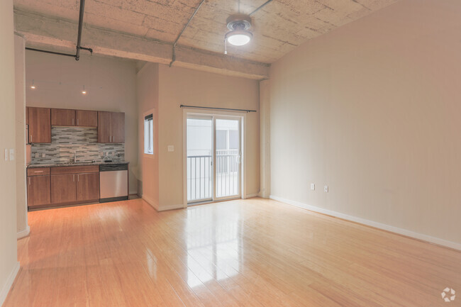 1HAB, 1BA -750SF The Granby - Riverview Lofts