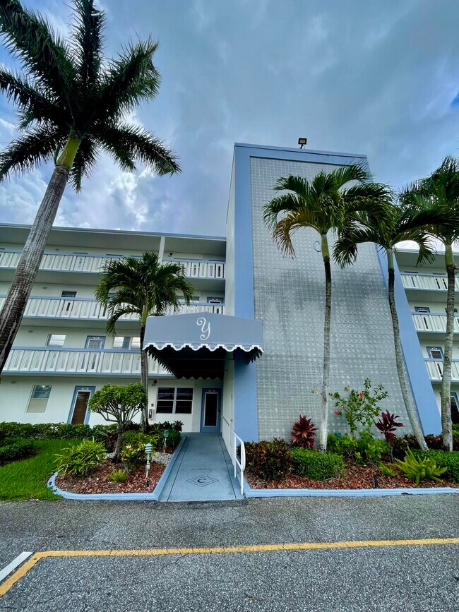 Foto del edificio - 3044 Yarmouth E