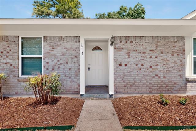 Foto del edificio - 1717 Japonica Ln