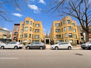 Building Photo - 685 W Wrightwood Ave