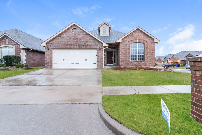 Foto principal - Fantastic Home in Norman - MOVE IN SPECIAL!