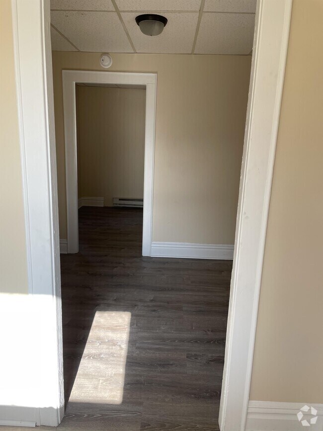 Mortimer Place Historic District Apartments for Rent with a Garage Huntington, WV 1 Rentals