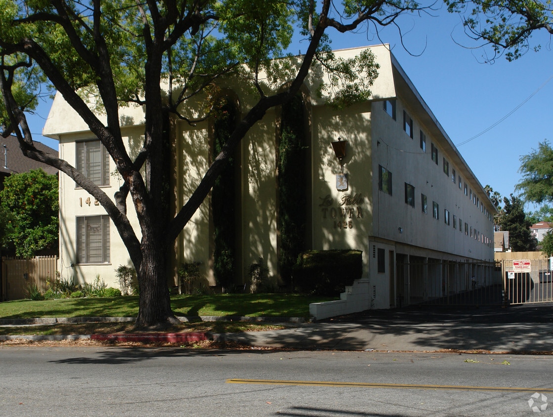 Primary Photo - 1425 Los Robles Ave