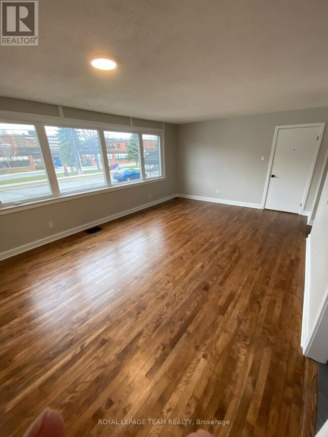 Building Photo - 228 Woodroffe Ave