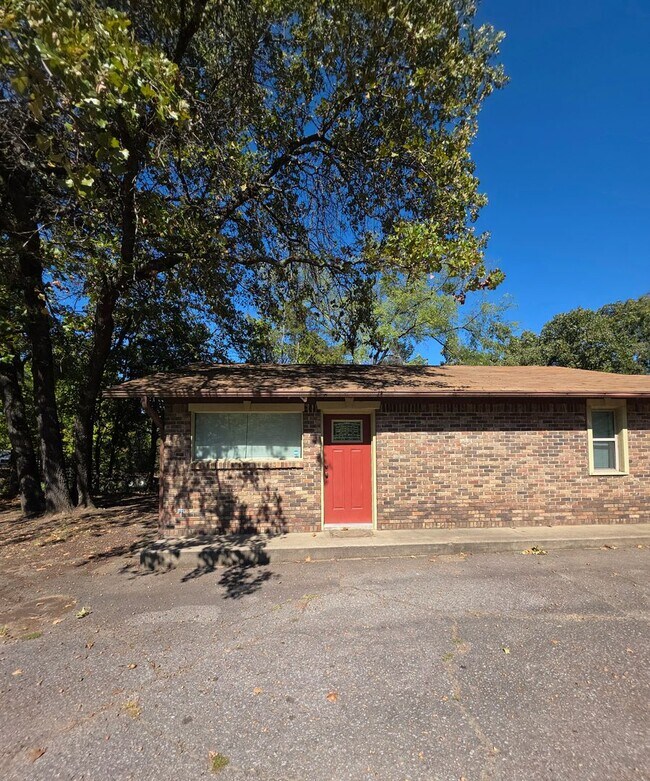Building Photo - 901 Crow Mountain Rd