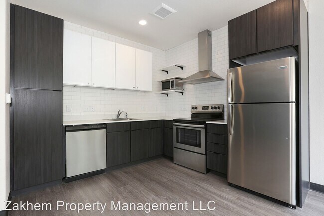 Foto del edificio - 3785 Yates St