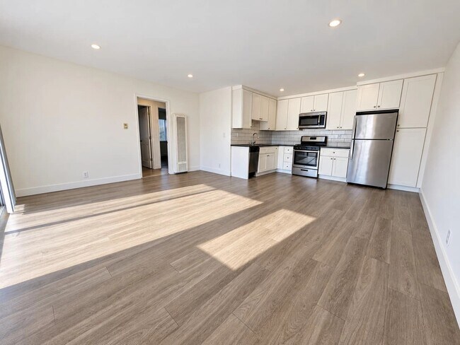 Foto del edificio - 6136 Fulton Ave