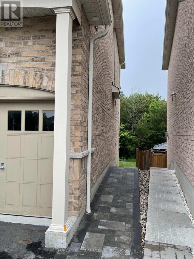 Building Photo - 14 Aquilina Ct