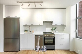 Building Photo - 955 Sterling Pl