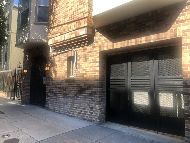 Building Photo - 460 Fell St