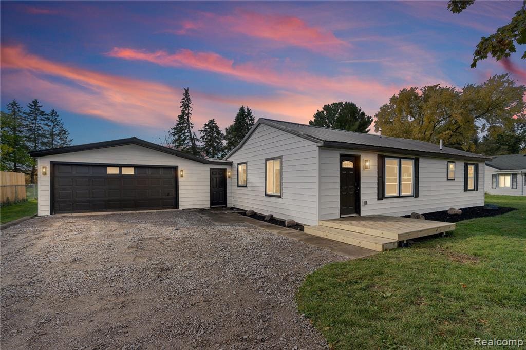 Foto principal - 1445 N Seymour Rd