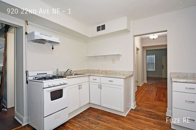 Foto del edificio - 920 22nd Ave NE