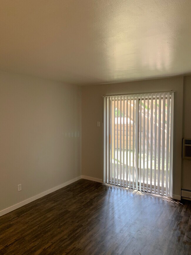 Foto del edificio - 522 E Bloomington St