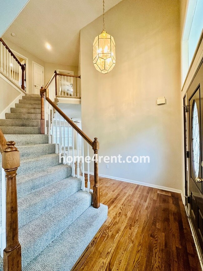 Foto del edificio - Beautifully Renovated Home in Olathe with a Finished Basement!